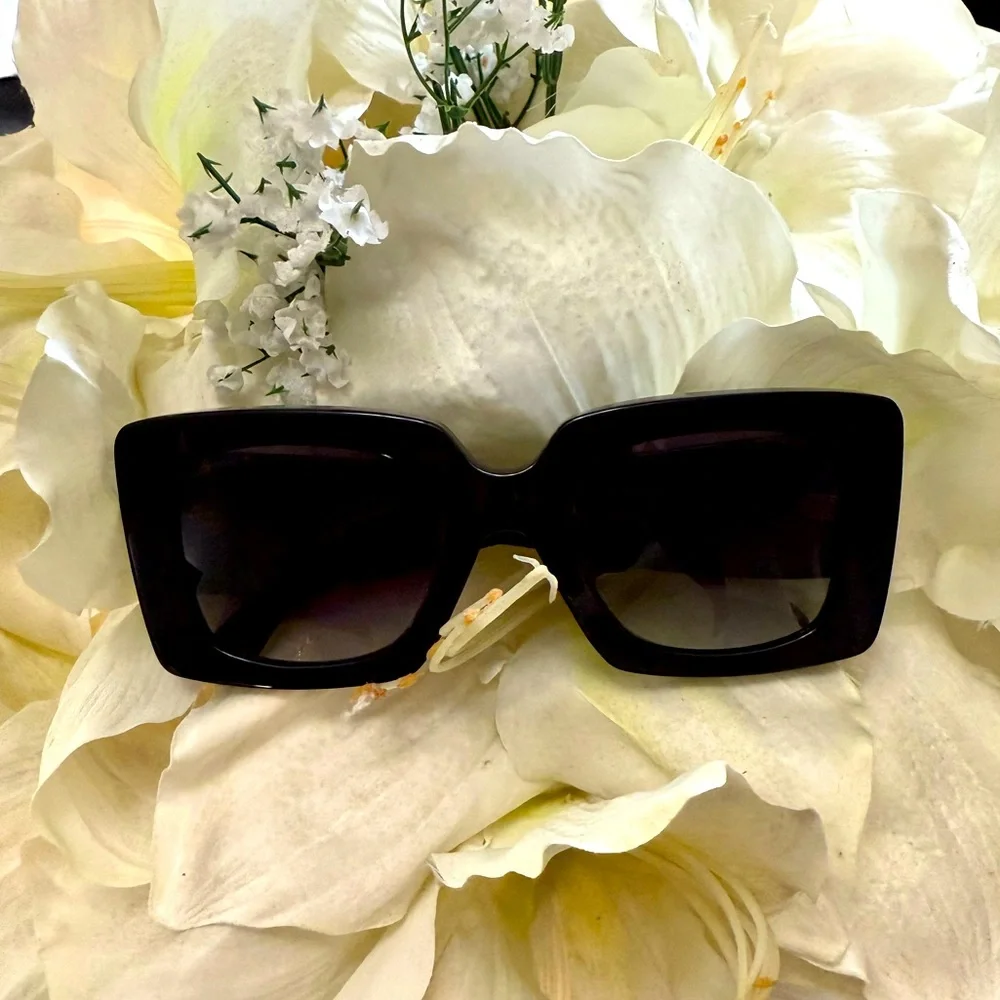 Chanel sunglasses - Picture 2 of 8